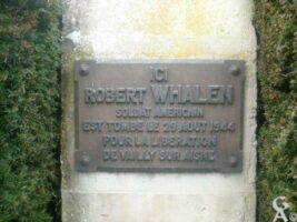 Le monument avant rénovation et déplacement