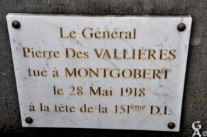 Plaque Commémorative du Général DES VALLIERES
