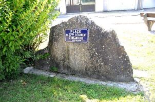 Stèle Commémorative du 27e RI