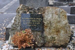 Stèle Commémorative du Cimetière