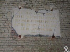 Plaque Commémorative de la Crypte
