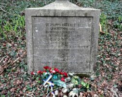Calvaire Commémoratif Paul DE TORQUAT DE LA COULERIE