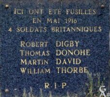 Plaque Commémorative des Fusillés Britanniques