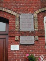 Plaques commémoratives