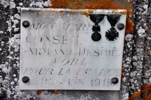 tombe de Armand conseil au cimetière de Lesges- G.Destré