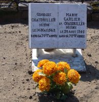 tombe pleine terre avec plaque - nharant