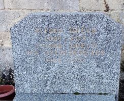 monument avec stèle