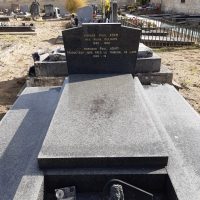 monument avec stèle gravée au nom de Paul Adam et Reine Delhaye - nharant