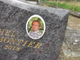 plaque photo sur monument - npryjmak