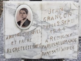 plaque commémorative sur la tombe de jean Grançon - jphBrazier