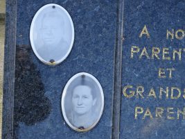 plaque sur monument familles Deballe Gilles et Lesage Deballe - natty