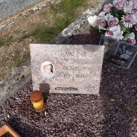 plaque avec photo sur tombe gravillonnée - Vorges- nharant