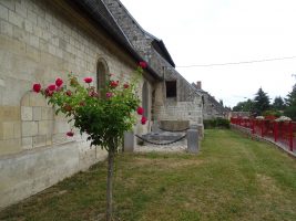 sépultures Raveneau autour de l'église de Noyales - natty