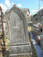 stèle ancienne gravée - c plaquet niay