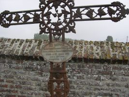 plaque gravée sur croix métal ouvragée - natty