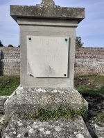 Stèle gravée surmontée d'une croix - M.a.Schioppa