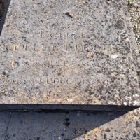 gravure identification sur la pierre tombale - Natty