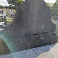 identification de la famille inhumée sur la stèle - Natty