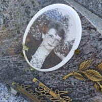 photo figurant sur la plaque en façade du monument - Natty