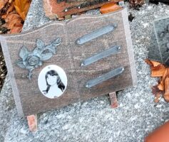 plaque avec photo et deux dates - O.Dufour