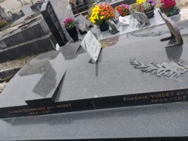identification sur le côté du monument - O.Dufour
