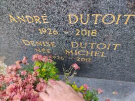 détail de la gravure sur la stèle -O.Dufour