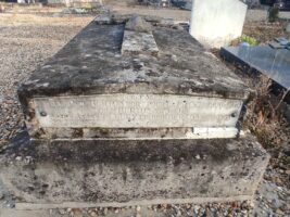 détail de l'inscription en façade du monument - O.Dufour