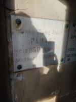 plaque d'identification dans la chapelle familiale - O.Dufour