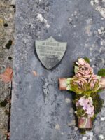 détail de l'inscription sur l'écusson - O.Dufour