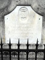 détail de l'inscription sur la stèle - JP Allart