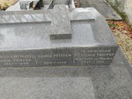 inscriptions sur le côté de la pierre tombale - O.Dufour