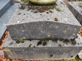 détail de l'inscription sur la façade du monument - O.Dufour