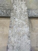 inscriptions sur le haut de la stèle - O.Dufour
