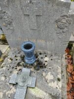 VAN HOOLANDT