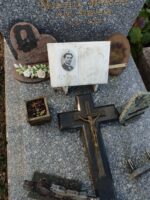 détail de la plaque avec photo - O.Dufour
