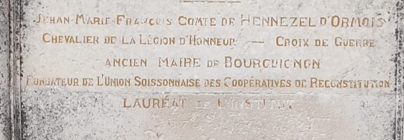 HENNEZEL Bourguignon Sous Montbavin Détail Sepulture