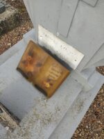 détail de l'inscription sur la plaque - O.Dufour