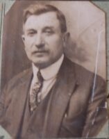 DUMONT