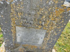 détail de l'inscription sur la stèle et la plaque - O.Dufour