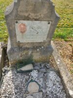 détail de l'inscription sur la stèle - o.dUFOUR