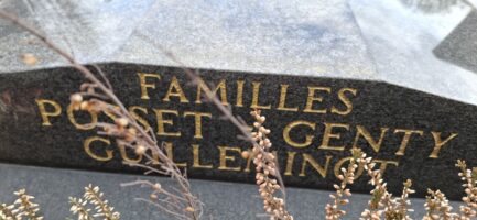 identification en façade du monument - nharant