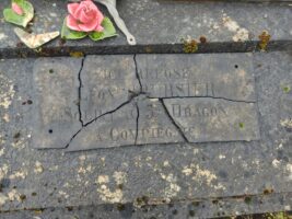 plaque d'identification sur le monument - O.Dufour