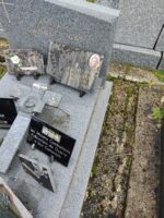 détail de la plaque d'identification avec photo, et de la plaque des Anciens combattants - O.Dufour