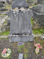 détail de l'inscription sur la stèle O.Dufour