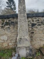 stèle forme obélisque gravée - O.Dufour