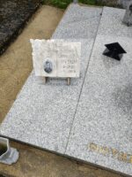 détail de la plaque avec photo - O.Dufour
