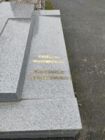 détail de l'inscription à droite - O.Dufour