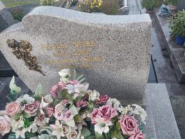 détail de l'identification sur la stèle - O.Dufour