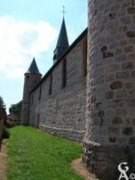 L'église-vue latérale - Contributeur : M.Nivelet