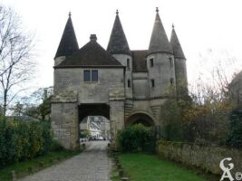 Porte fortifiée du 14éme siécle - Contributeur : Guy Destré